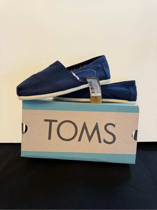 Toms Shoes - Toms Classic Slip-On Flats in Navy Blue